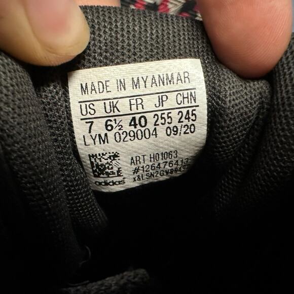 Adidas Hoops 2.0 Mid Men’s Black, White & Red Camo Sneakers - Size 7 - Picture 6 of 6